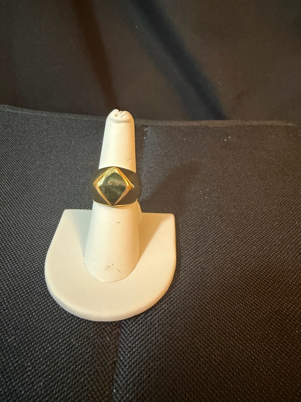 Gold-Tone Signet Ring Womens Size 7